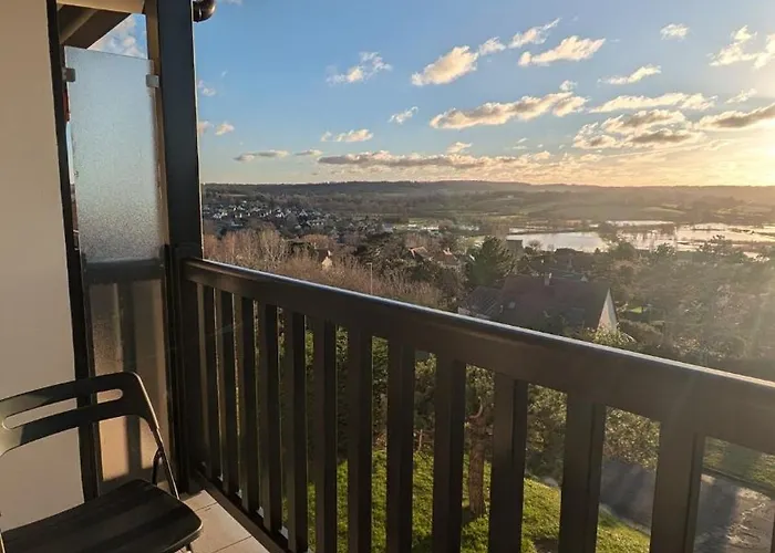 Le Panoramique, F2- Vue Imprenable, Wifi & Parking *